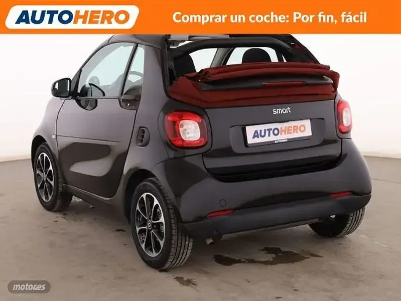 Usado Smart ForTwo Cabrio Basis 70 CV (51 kW) 2016 Negro Descapotable