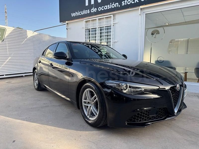 Usado Alfa Romeo Giulia 136 CV (100 kW) 2019 Negro Berlina