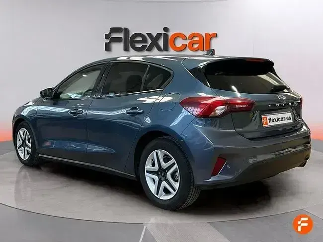 Usado Ford Focus Active 120 CV (88 kW) 2022 Azul Berlina