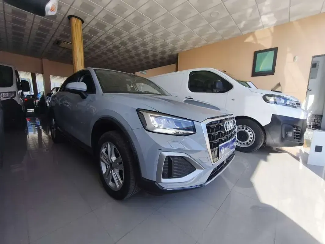 Usado Audi Q2 Advanced 116 CV (85 kW) 2022 Gris SUV