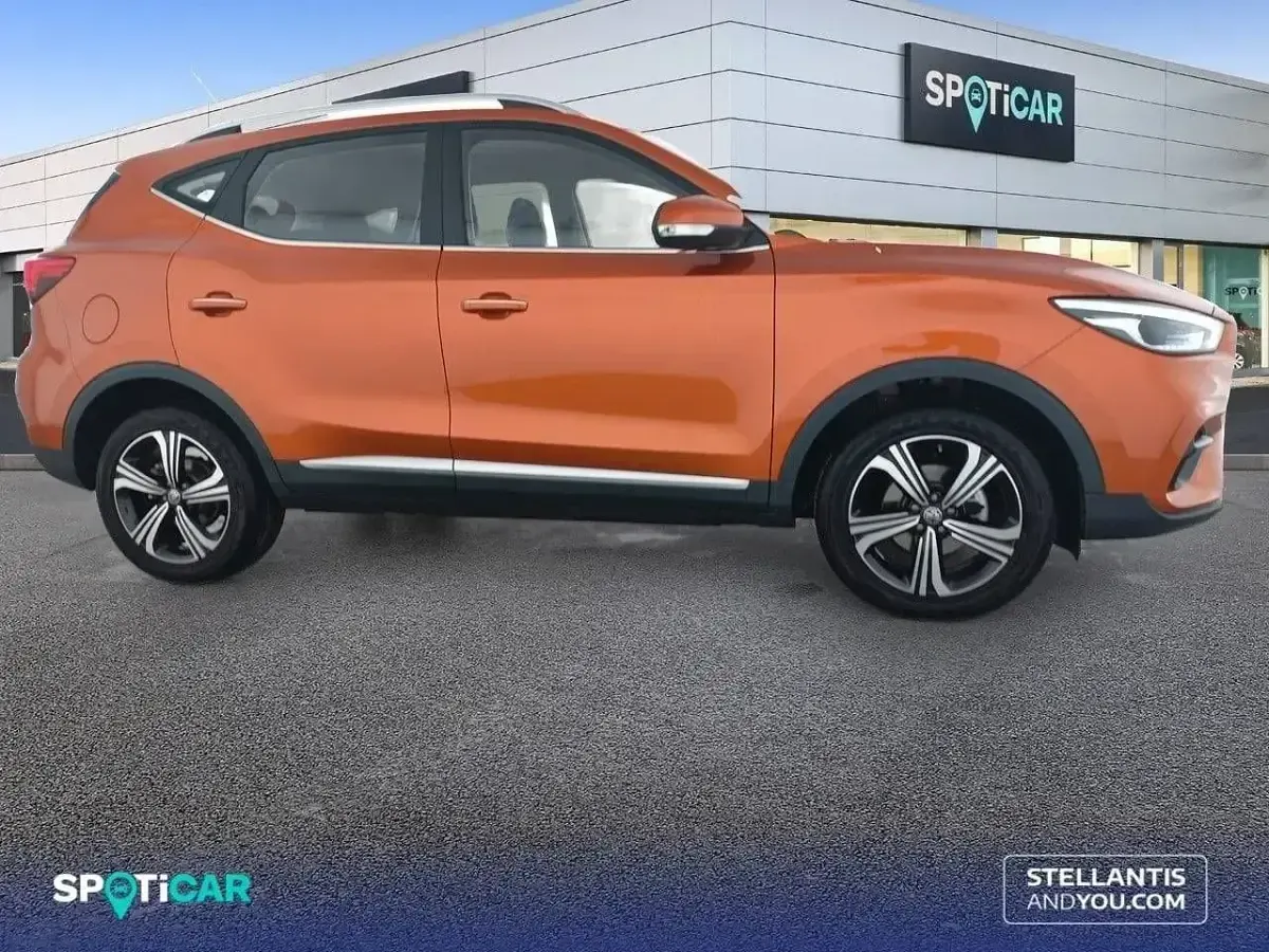 Käytetty MG ZS Comfort 106 HP (77 kW) 2025 Oranssi Katumaasturi