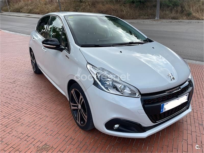 Usado Peugeot 208 GT-line 110 CV (80 kW) 2018 Blanco Utilitario