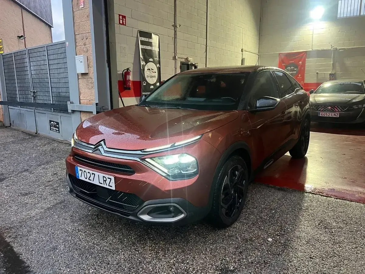 Usado Citroën C4 Shine 130 CV (95 kW) 2021 Naranja Berlina