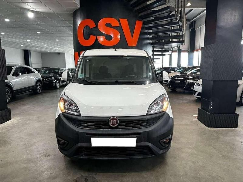 Usado Fiat Doblò 95 CV (69 kW) 2021 Blanco Monovolumen