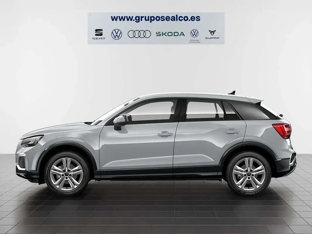 Usado Audi Q2 Advanced 116 CV (85 kW) 2022 Gris SUV