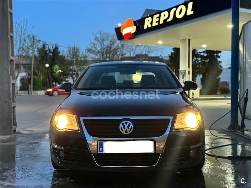 Begagnad VW Passat Advance 140 HK (102 kW) 2005 Svart Sedan