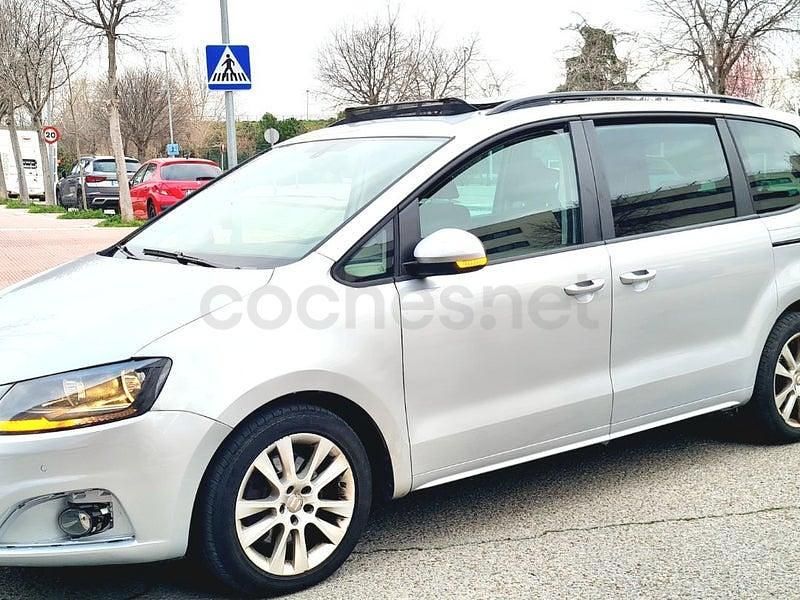 Usado Seat Alhambra Ecomotive 170 CV (125 kW) 2011 Gris / plata Monovolumen