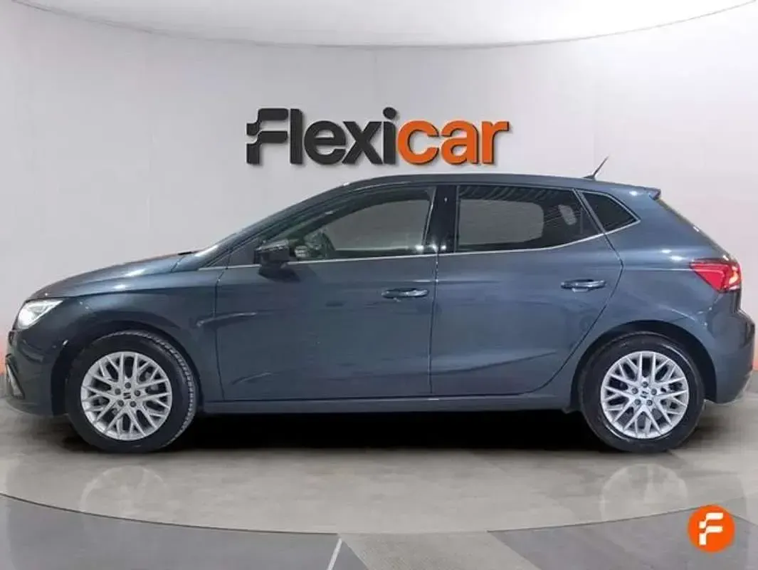 Usado Seat Ibiza XCELLENCE 116 CV (85 kW) 2024 Gris Utilitario