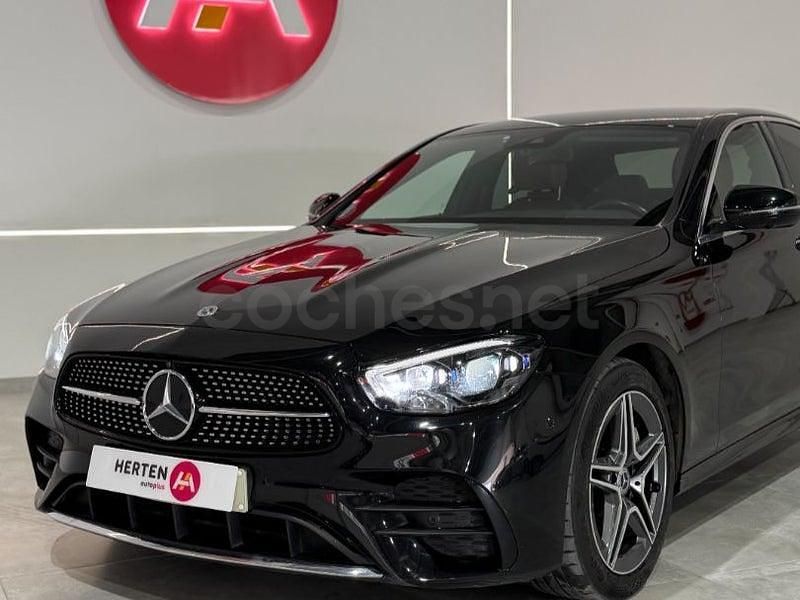 Usado Mercedes E400 330 CV (242 kW) 2021 Negro Berlina
