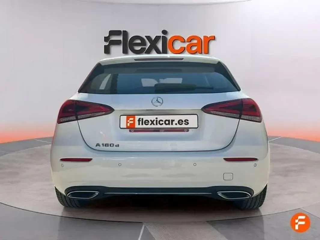 Usado Mercedes A180 109 CV (80 kW) 2019 Blanco Utilitario