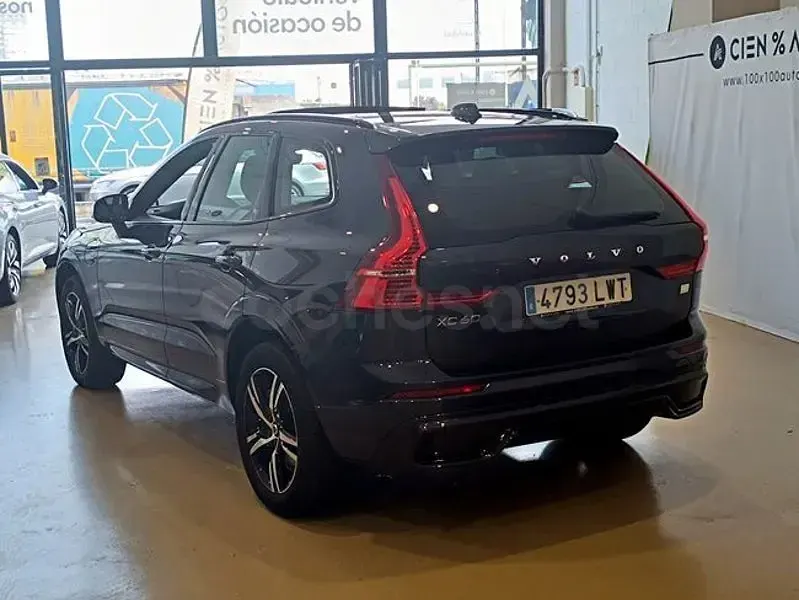 Usado Volvo XC60 R-Design 350 CV (257 kW) 2022 Gris / plata SUV
