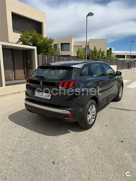 Usado Peugeot 3008 Active 130 CV (95 kW) 2017 Azul SUV