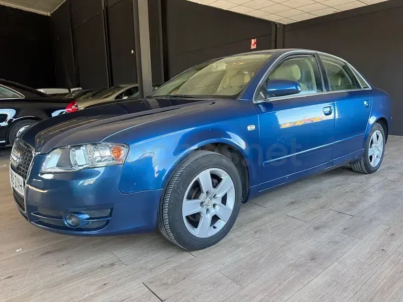 Usado Audi A4 130 CV (95 kW) 2006 Azul Berlina