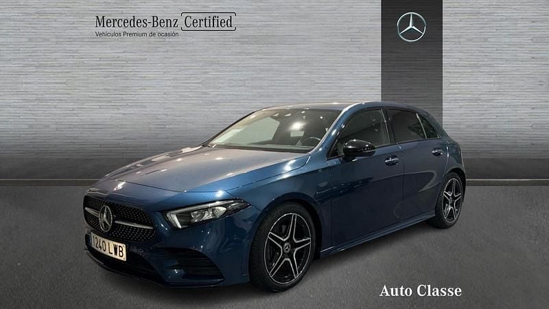Usado Mercedes A200 AMG line 150 CV (110 kW) 2021 Azul denim Berlina