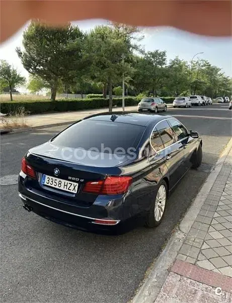 Usado BMW 520 Luxury Line 184 CV (135 kW) 2014 Azul Berlina