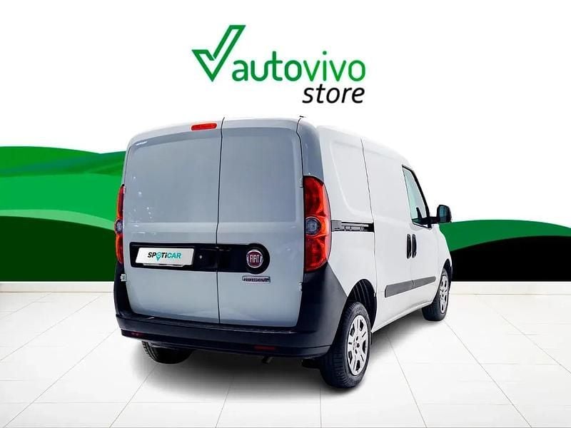 Używany Fiat Doblò 90 KM (66 kW) 2022 Biały Minivan