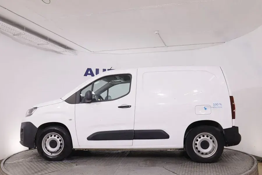 Usado Citroën e-Berlingo 100 kW (136 CV) 2022 Blanco Monovolumen