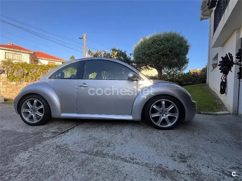 Usado VW New Beetle 105 CV (77 kW) 2007 Gris / plata Utilitario