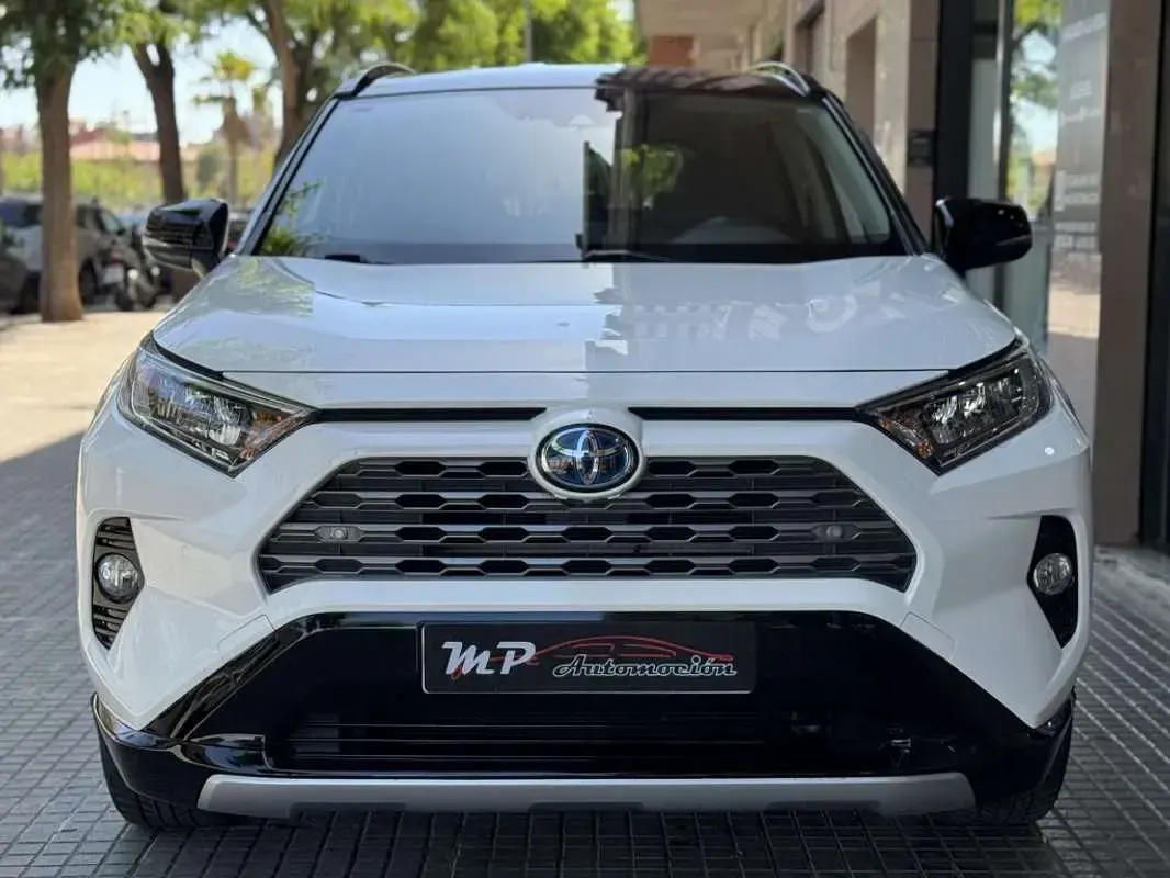 Usado Toyota RAV4 Hybrid Edition 222 CV (163 kW) 2022 Blanco SUV