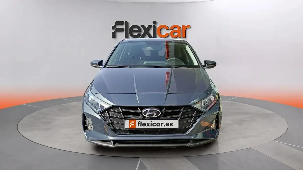 Usado Hyundai i20 84 CV (61 kW) 2022 Gris Utilitario