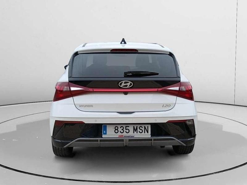 Usado Hyundai i20 102 CV (75 kW) 2024 Blanco Utilitario
