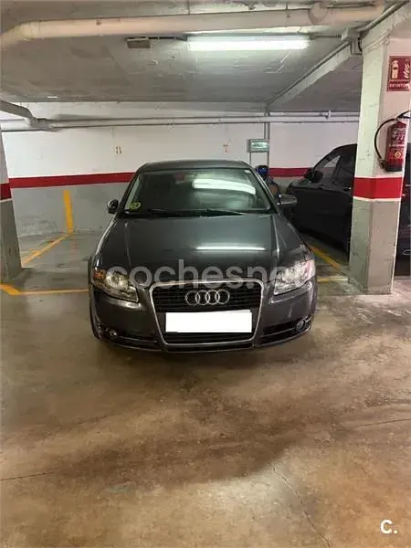 Begagnad Audi A4 140 HK (102 kW) 2006 Grå Sedan