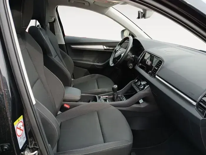 Usado Skoda Karoq Selection 150 CV (110 kW) 2024 Negro SUV