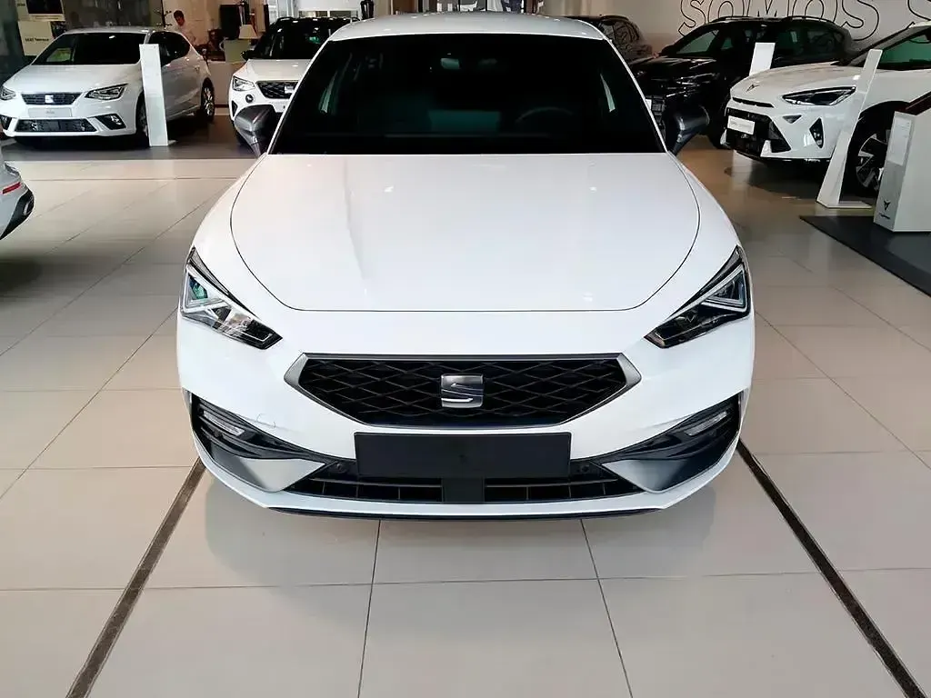 Nuevo Seat Leon FR 150 CV (110 kW) 2026 Blanco Berlina