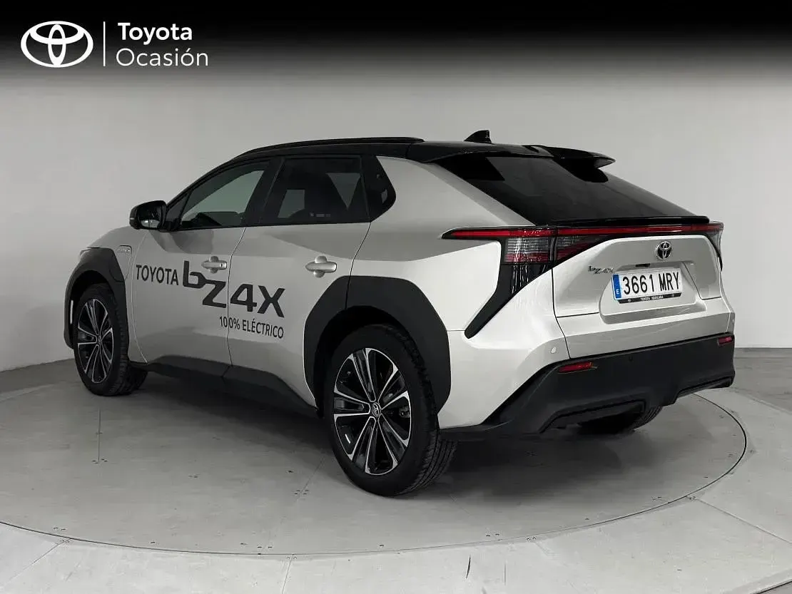 Usado Toyota bZ4X Plus 150 kW (204 CV) 2024 Bit plata polar SUV