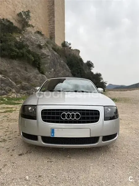 Usado Audi TT Roadster 225 CV (165 kW) 2002 Gris / plata Descapotable