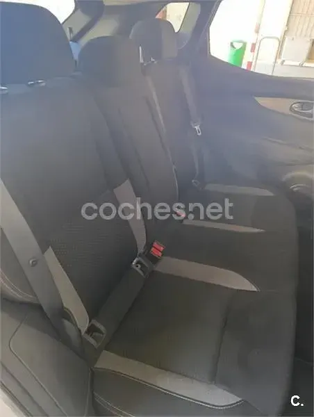 Usado Nissan Qashqai N-Connecta 115 CV (84 kW) 2019 Gris / plata SUV