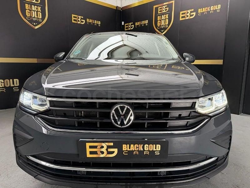 Usado VW Tiguan Life 150 CV (110 kW) 2021 Gris / plata SUV