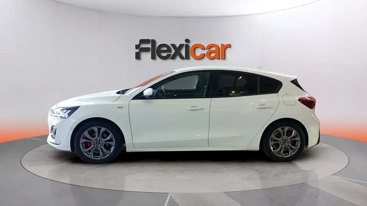 Usado Ford Focus ST-Line 125 CV (91 kW) 2022 Blanco Berlina