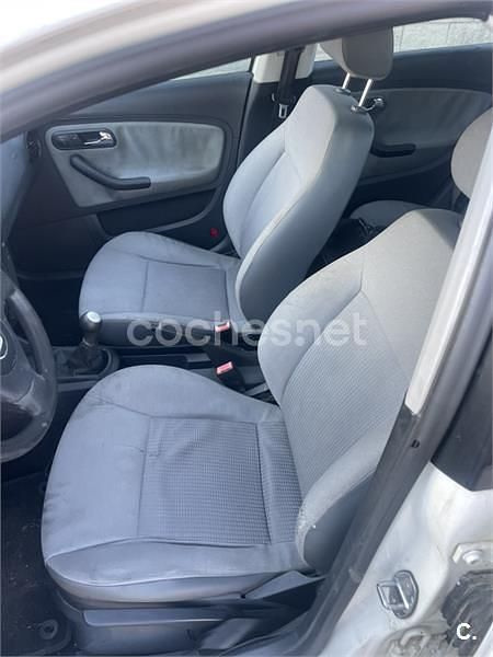 Usado Seat Ibiza 100 CV (73 kW) 2004 Blanco Utilitario