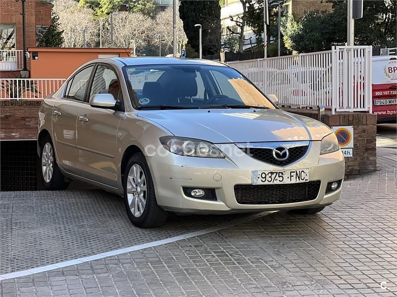 Usado Mazda 3 Sportive 109 CV (80 kW) 2007 Beige Berlina