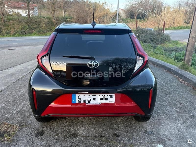 Usado Toyota Aygo X 72 CV (52 kW) 2024 Rojo SUV