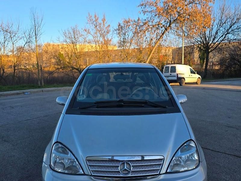 Usado Mercedes A210 140 CV (102 kW) 2004 Gris / plata Monovolumen