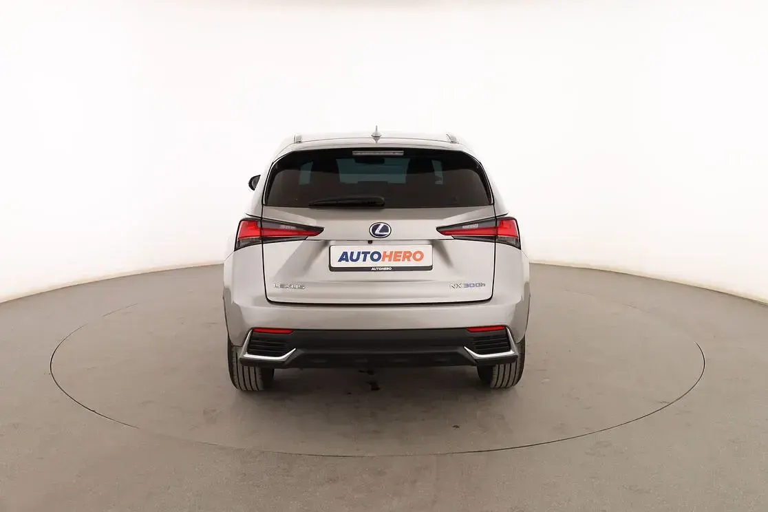 Usado Lexus NX300h Business Edition 197 CV (144 kW) 2018 Gris SUV