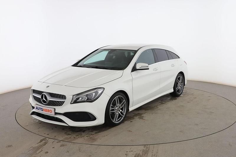 Blanco Usado 2018 Mercedes CLA200 Shooting Brake AMG line Familiar | 23.899 € (Caro) - Imagen 1/3
