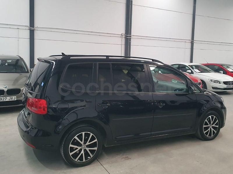 Usado VW Touran Edition 105 CV (77 kW) 2014 Negro Monovolumen