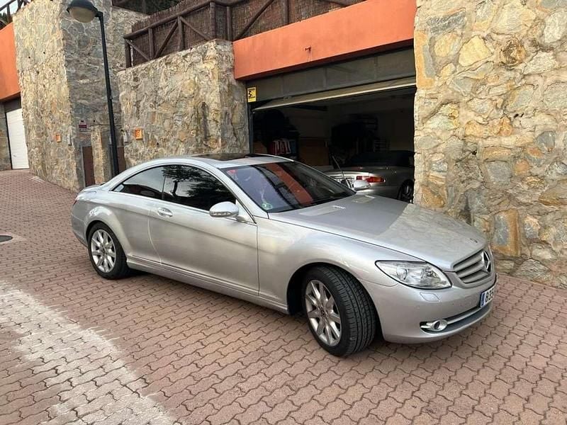 Plateado Usado 2007 Mercedes CL500 Coupe | 21.500 € (Precio justo) - Imagen 1/4