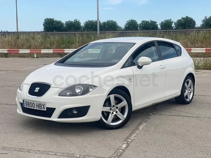 Usado Seat Leon Sport 160 CV (117 kW) 2011 Blanco Utilitario