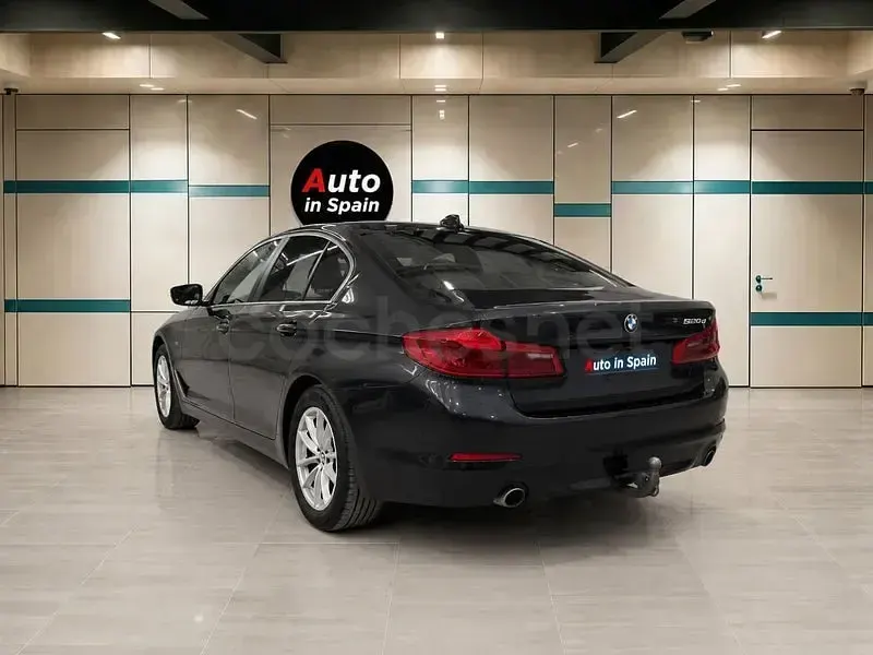 Usado BMW 530e Comfort Edition 252 CV (185 kW) 2020 Gris / plata Berlina