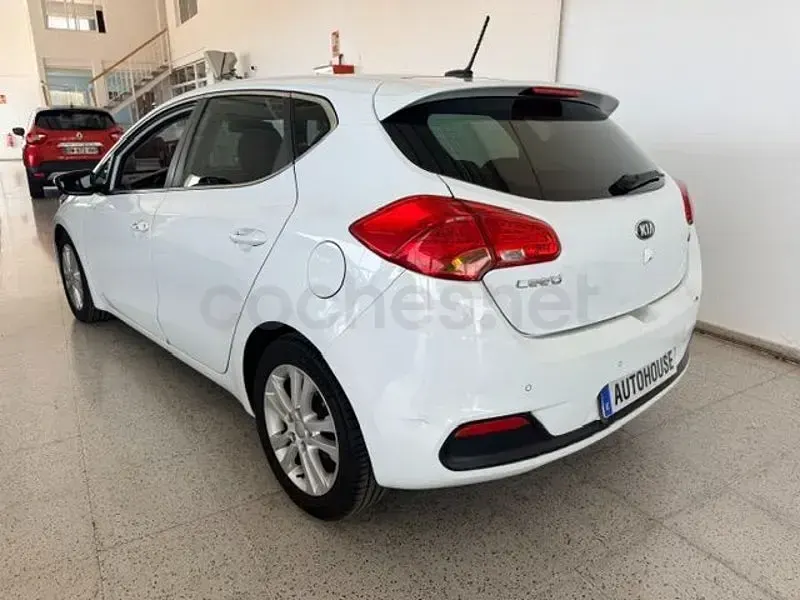 Usado Kia Ceed GT 128 CV (94 kW) 2012 Blanco Berlina