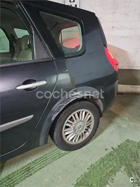 Usado Renault Scenic E-Tech Dynamique 130 CV (95 kW) 2007 Negro Monovolumen