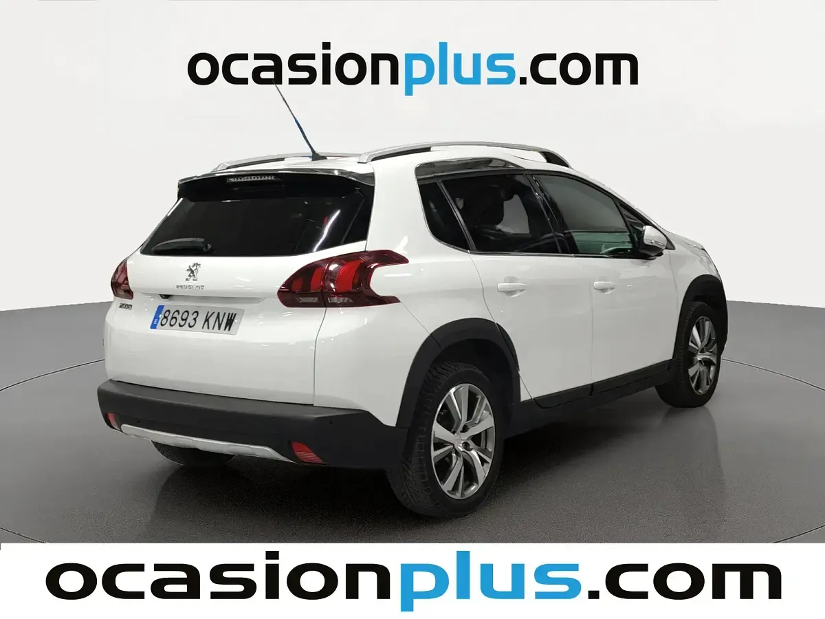 Usado Peugeot 2008 Allure 110 CV (80 kW) 2018 Blanco SUV