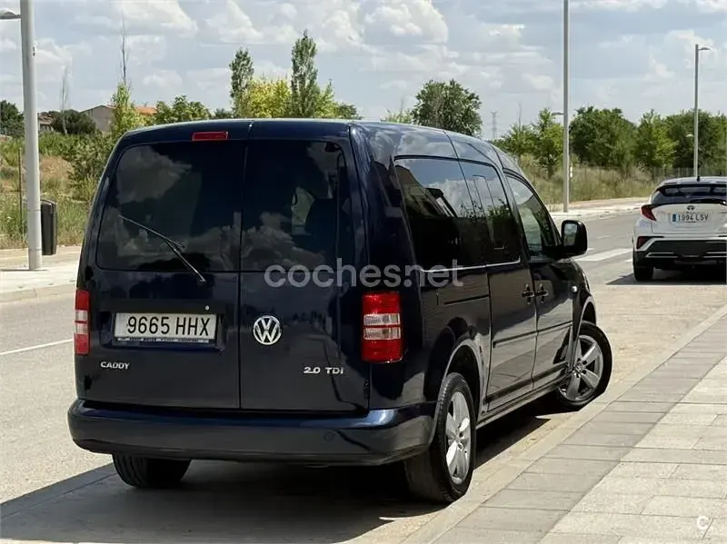 Usado VW Caddy Comfortline 140 CV (102 kW) 2012 Azul Monovolumen