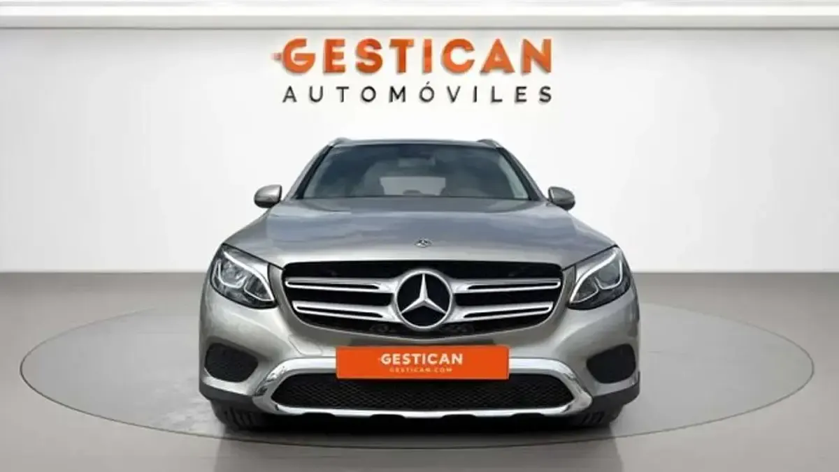 Usado Mercedes GLC220 170 CV (125 kW) 2019 Plateado SUV