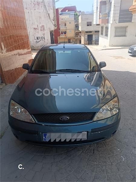 Verde Usado 2002 Ford Mondeo Trend Berlina | 2000 € (Buen precio) - Imagen 1/4