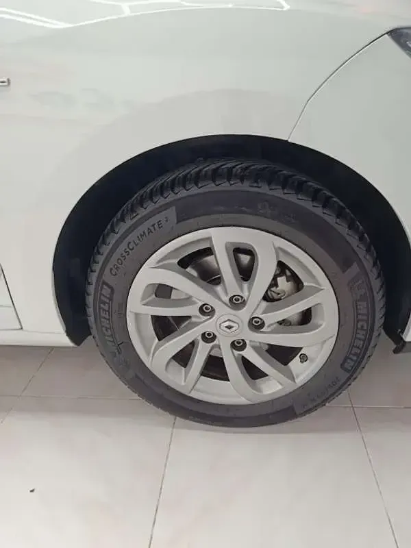 Usado Renault Mégane III Life 95 CV (69 kW) 2015 Blanco Utilitario